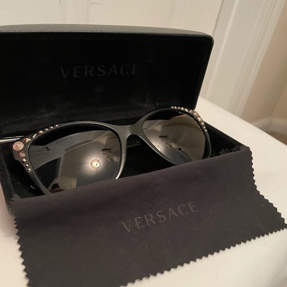 Versace sunglasses. Barely used / Like- new , black and gold hardware. - Picture 1 of 4